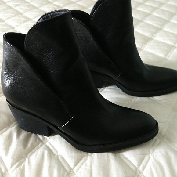 dolce vita black leather booties